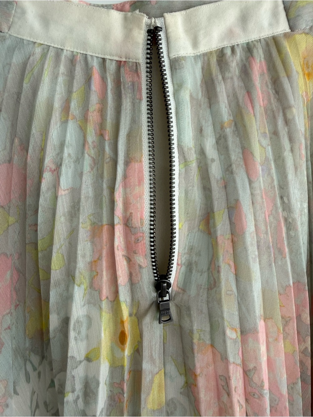 Alice + Olivia Blair Waldorf Gossip Girl Floral Pleated Mini Skirt Pink Blue 6 - Picture 3 of 10